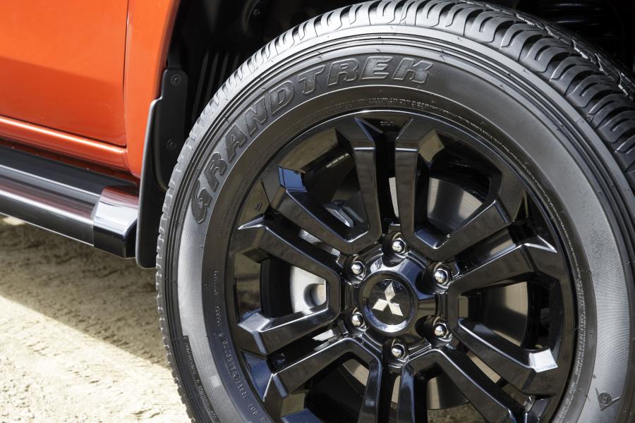 Колеса Mitsubishi Triton GSR Double Cab 2020 года  (AU) (фото 9 из 14)